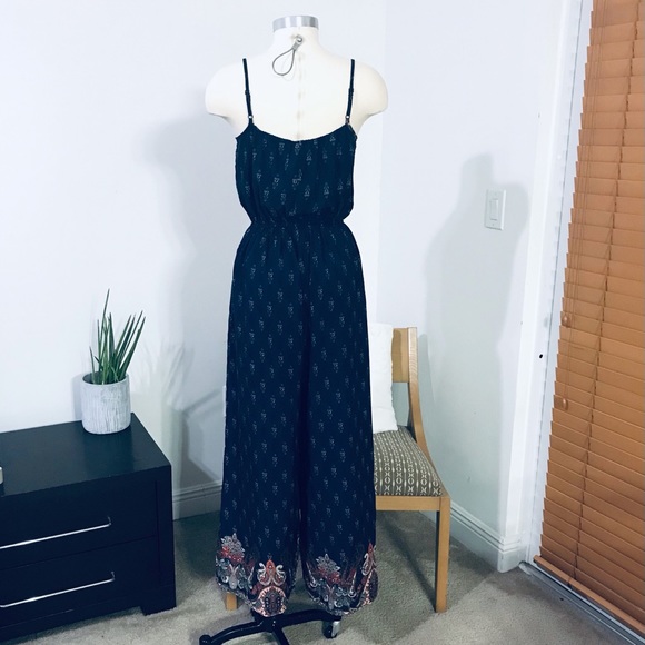 🦋 BOHO CHIC JUMPSUIT 🦋 - Picture 4 of 16